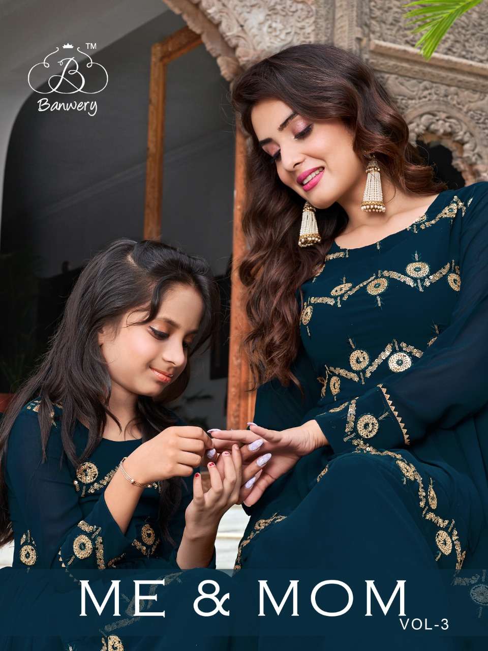 BANWERY ME AND MOM VOL 3 GEORGETTE BEAUTIFUL LOOK COMBO GOWN CATLOGUE